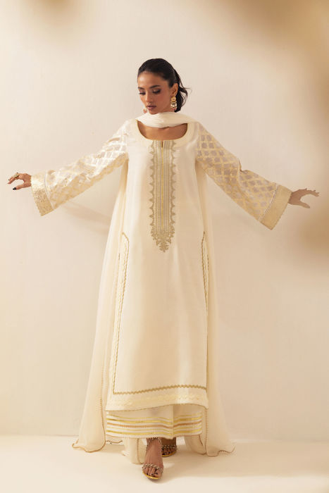 Zanera (Shirt, Pants and Dupatta)