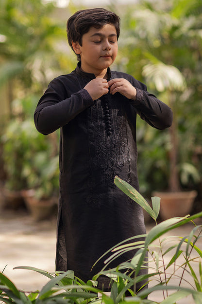 Nader Kurta