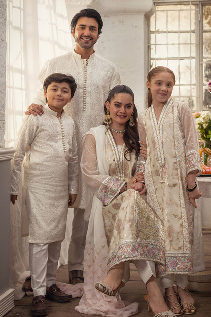 Uzay Kurta