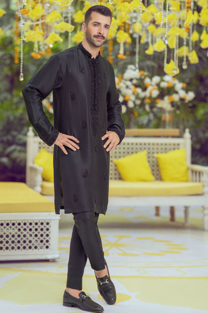 Musa Annus Abrar Women's clothing Designer