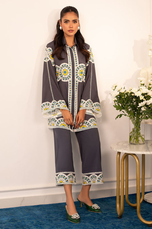 Picture of Kary (Shirt and Pants)
